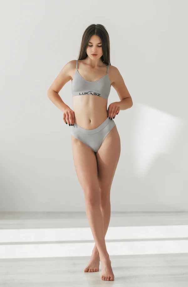 Sleek & Seamless Women’s Lingerie Set – Soft Stretchy Bra & High-Waist Panty in Black