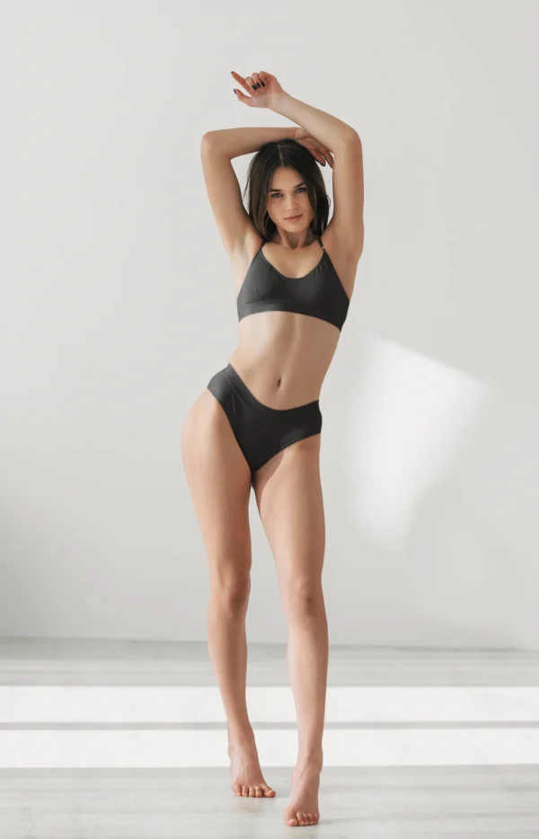 Sleek & Seamless Women’s Lingerie Set – Soft Stretchy Bra & High-Waist Panty in Black
